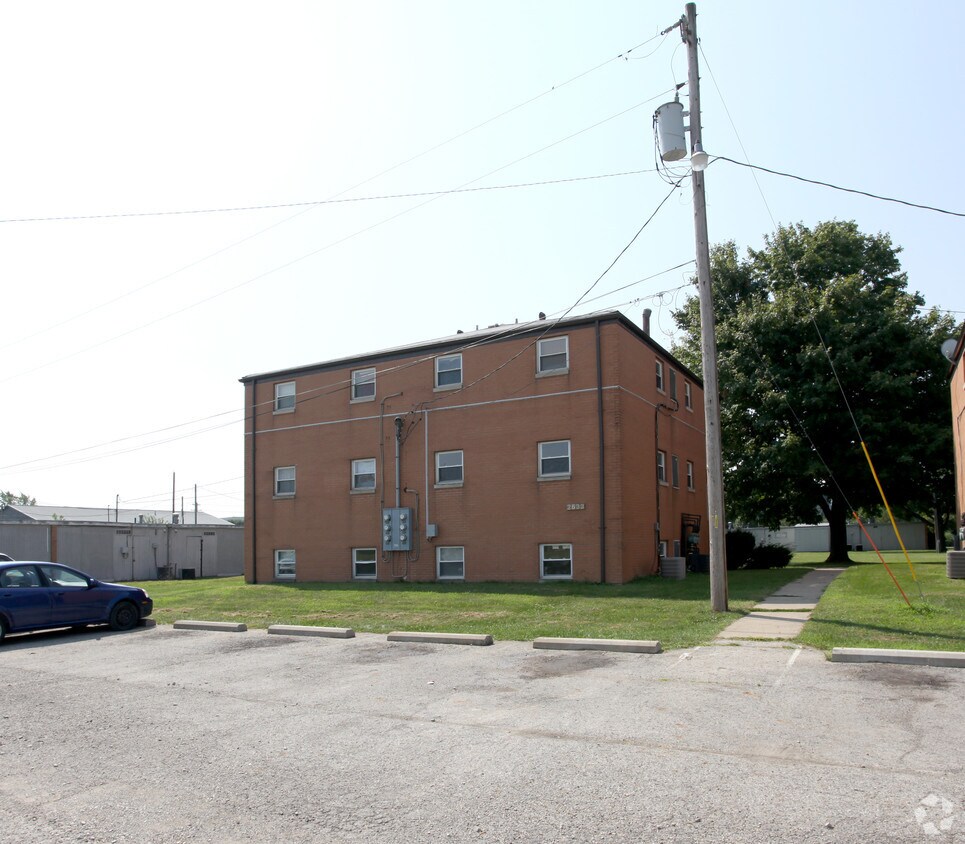 Building Photo - 2633 London Groveport Rd