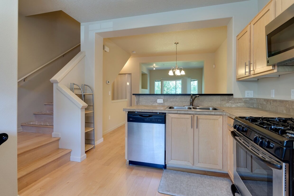 Primary Photo - Beautiful Townhouse Available in Cedar Mill!