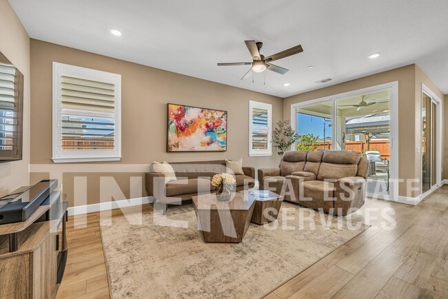 Foto del edificio - 4622 Highland Lk Dr