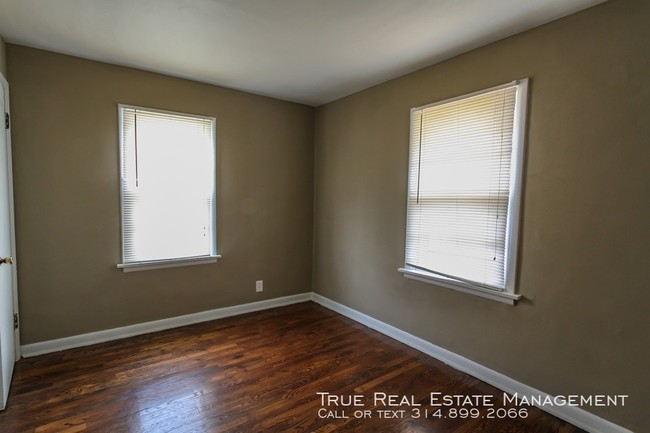 Building Photo - 531 Ames Pl