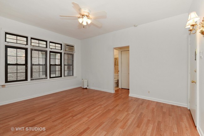 Foto del edificio - 1127 W Farwell Ave