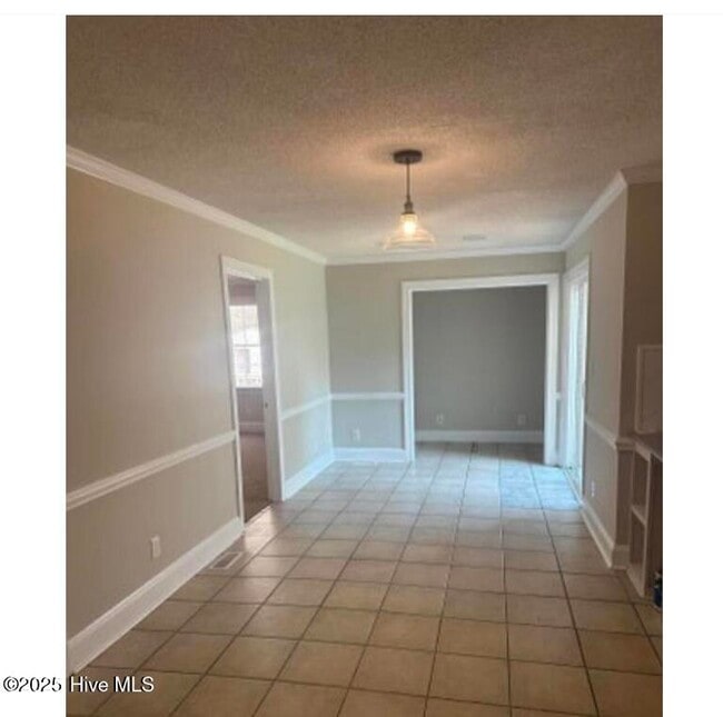 Building Photo - 1411 Rondo Dr