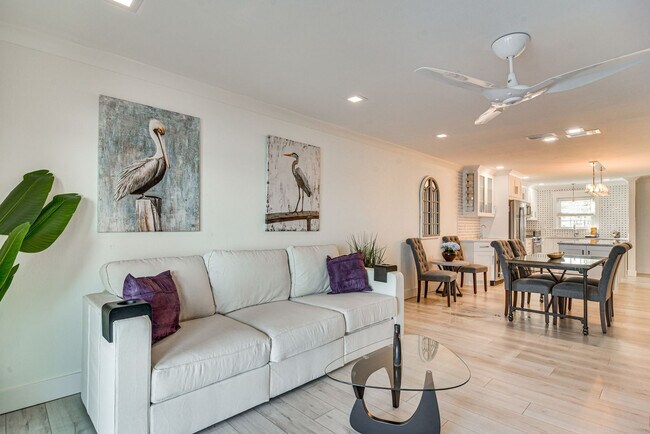 Building Photo - 5172 Coquina Key Dr SE