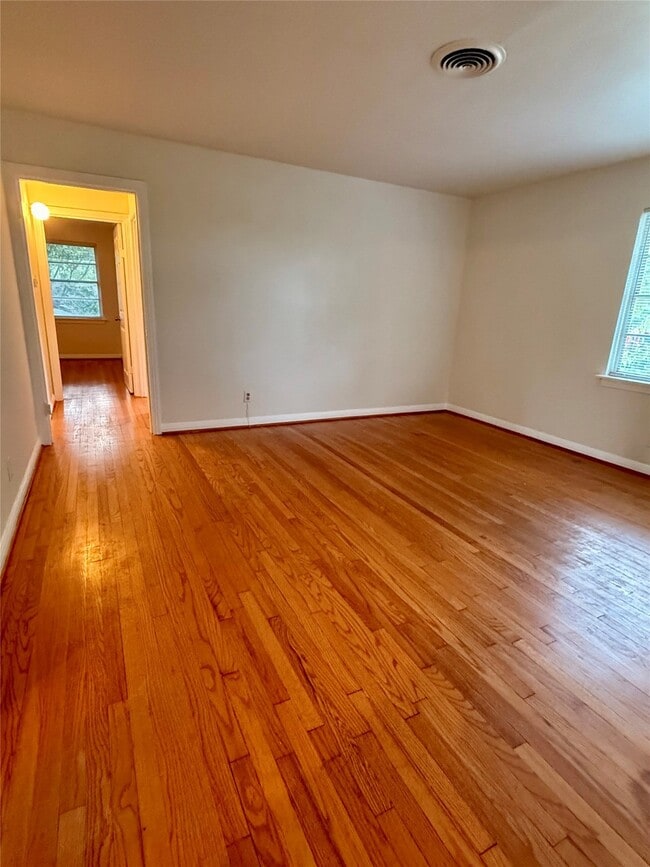 Foto del edificio - 7018 Alder Dr