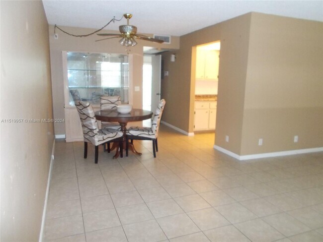 Building Photo - 13455 SW 9th Ct