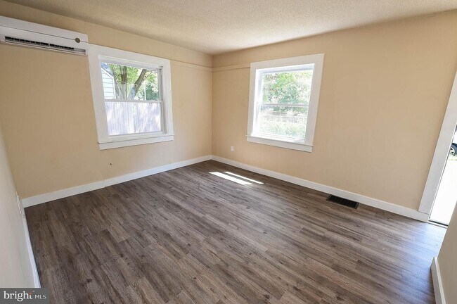 Foto del edificio - 1014 Cecil St