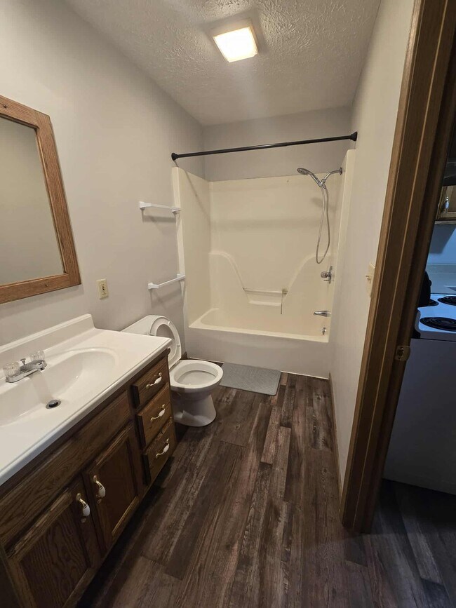 Foto del edificio - 115 Holly Dr