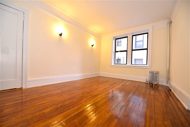 Building Photo - 2541 30th Rd