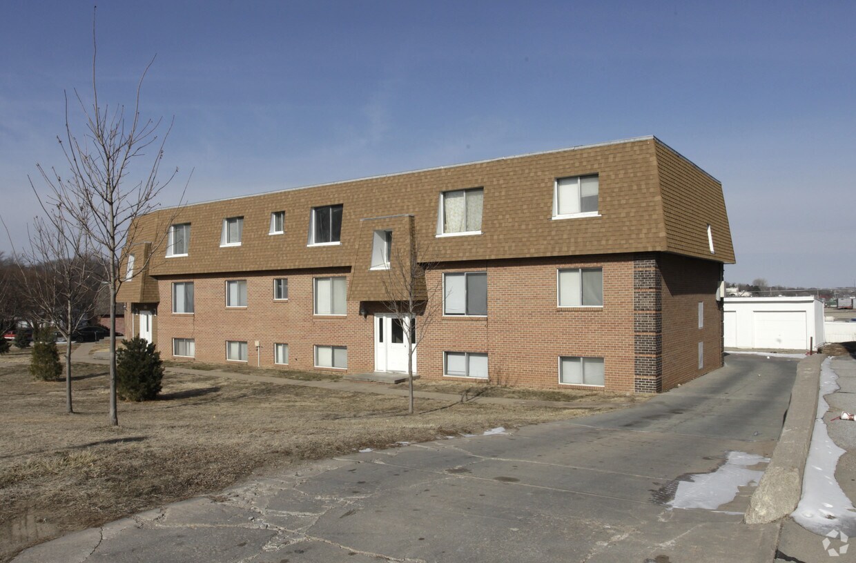 9216 Ohio St, Omaha, NE 68134 Apartments in Omaha, NE