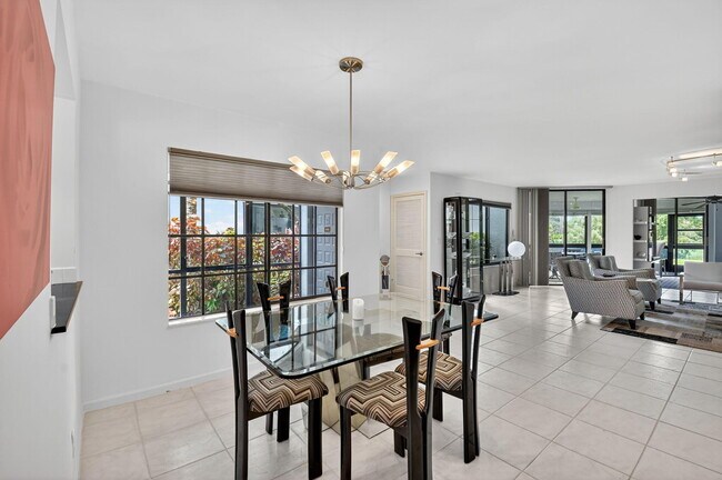 Foto del edificio - 15718 Loch Maree Ln