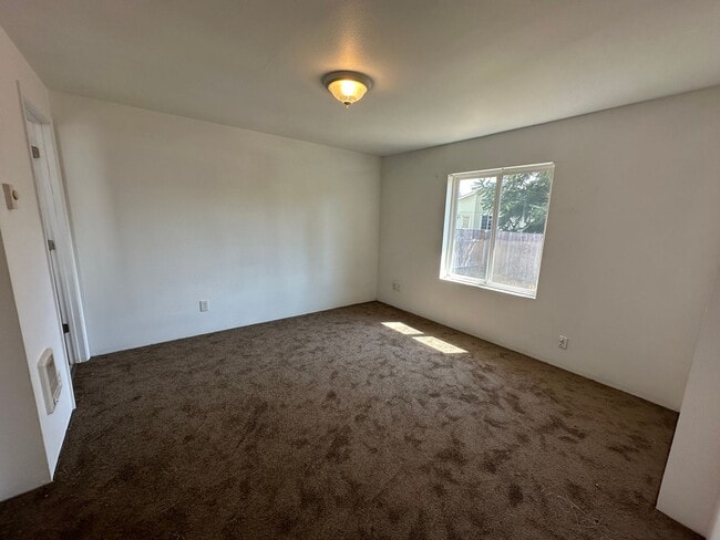 Foto del edificio - ingle Level 3 Bedroom 2 Bath Unit With New...