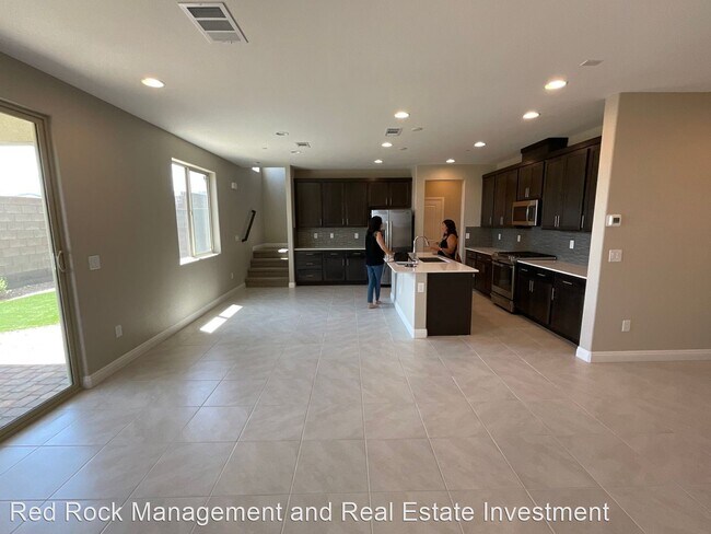 Foto del edificio - 3 br, 3 bath House - 9281 Far Side Ave