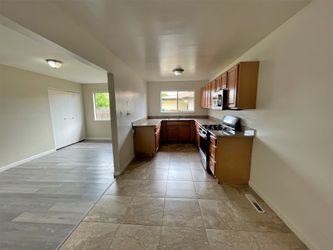 Building Photo - 424 Tregaskis Ave