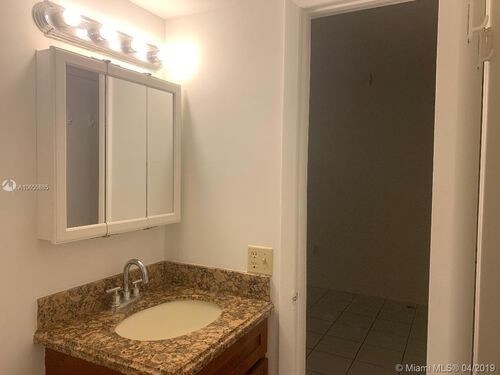 Foto del edificio - 2575 SW 27th Ave