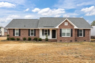 Building Photo - 38 Hallmark Dr