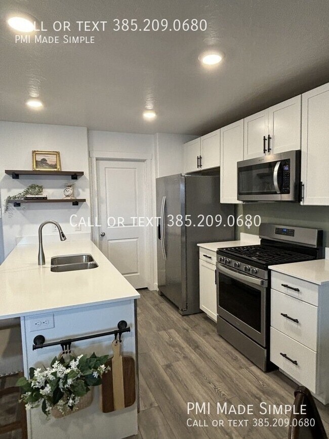 Foto del edificio - Modern 3-Bedroom Townhouse in Lehi