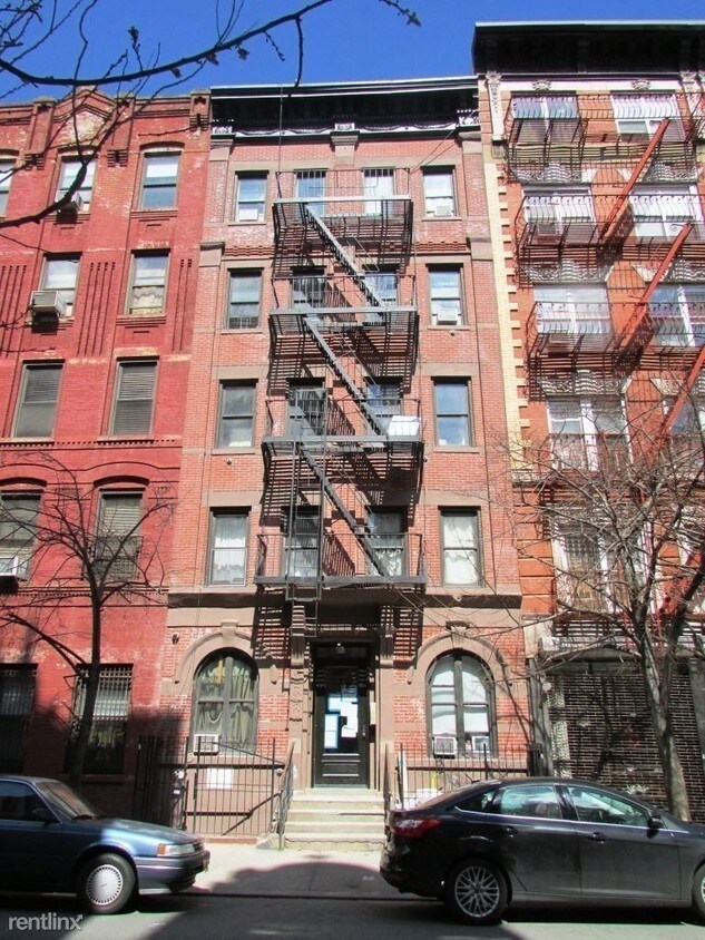 Building Photo - 429 E 12th St