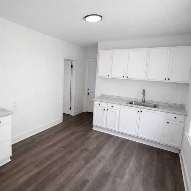 Foto del edificio - 3866 W 41st St