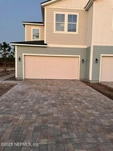 Building Photo - 355 Brandon Lks Dr