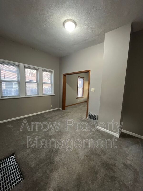 Building Photo - 2738 Apple St