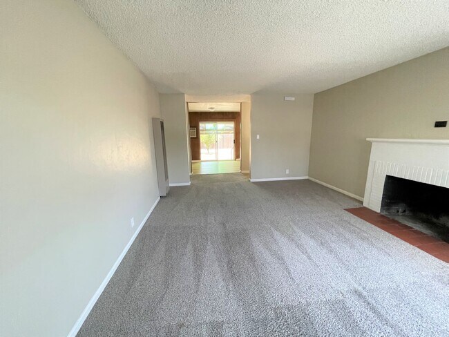 Building Photo - 2878 Foskett Ave