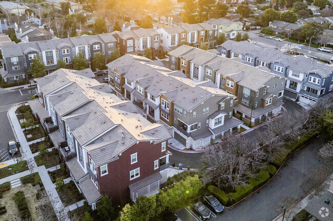Building Photo - Mora Drive Rowhomes