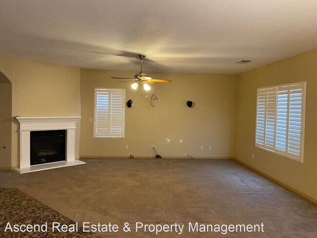 Foto del edificio - 5 br, 2 bath House - 11124 Rancho Cordova St