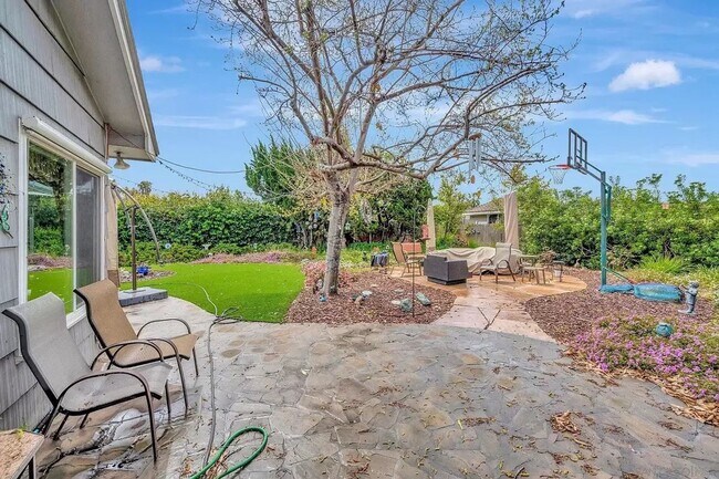 Foto del edificio - Massive Yard! 6 Bed / 2.5 Bath House on East Falls