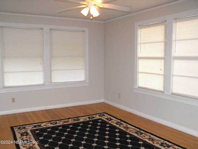 Building Photo - 2161 Myra St