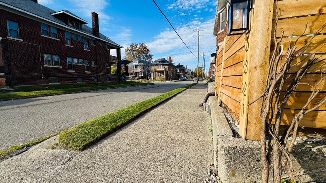 Foto del edificio - 3819 W Philadelphia St