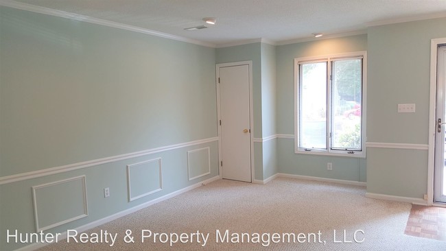 Building Photo - 5331 Summit Heights Dr