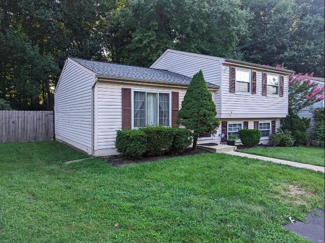Building Photo - 8429 Great Lake Ln