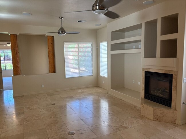 Building Photo - HOUSE - VILLAGE OF OAK CREEK - FIRECLIFF