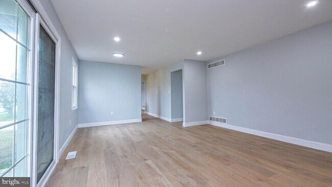 Foto del edificio - 4623 Schooner Rd