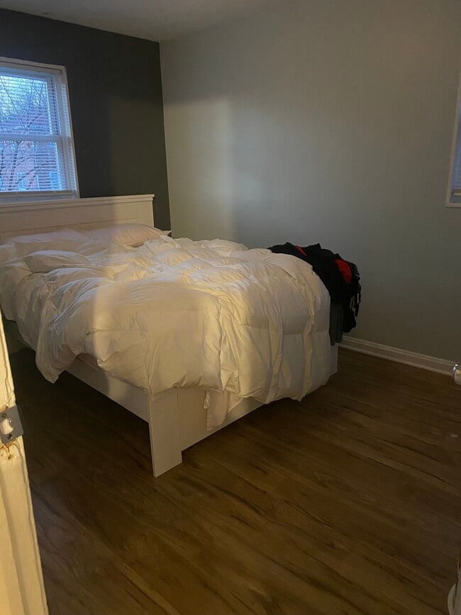 Building Photo - 3107 S Fox St