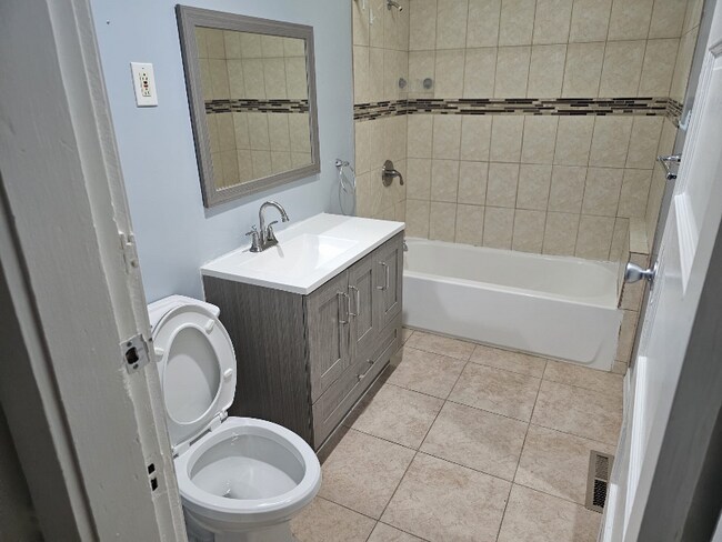 Building Photo - 209 High St