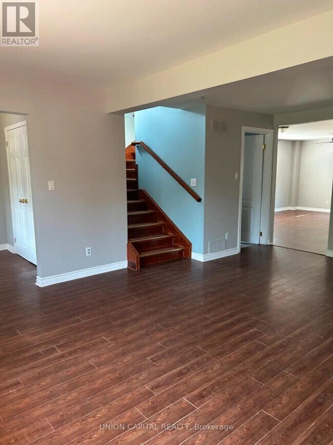 Photo du bâtiment - 74 37th St N