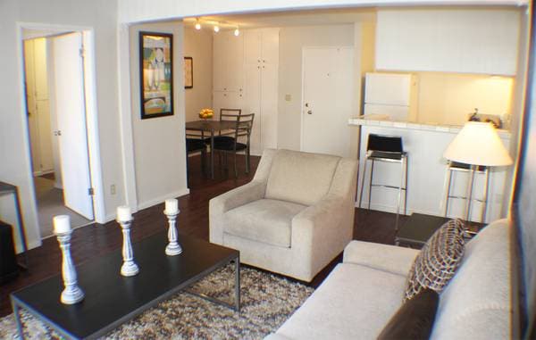 The Allure Apartments Canoga Park Ca Apartments Com