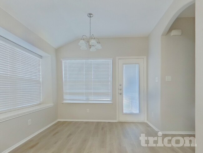 Foto del edificio - 5712 Parkview Hills Ln