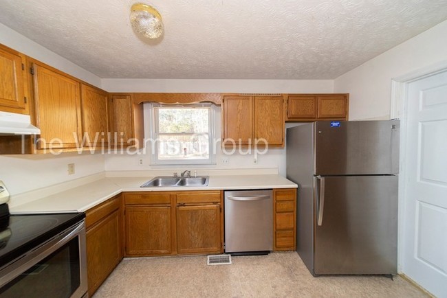 Foto del edificio - 6886 Green Creek Rd