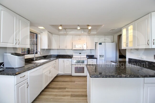 Foto del edificio - 5330 N Central Ave