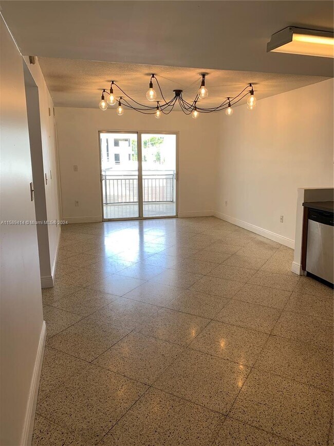 Foto del edificio - 498 SW 2nd St