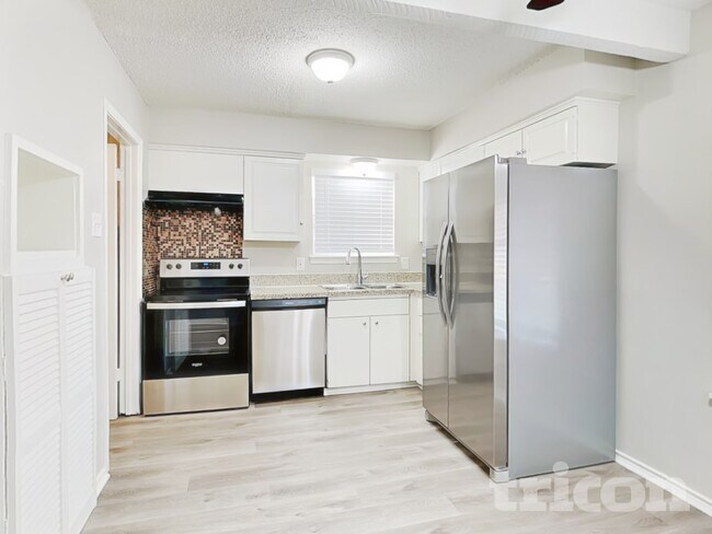 Foto del edificio - 1142 Shadyglen Cir