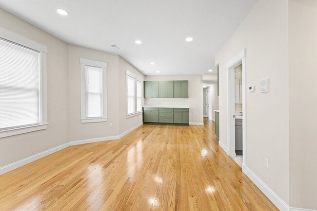 Building Photo - 42 Almont St