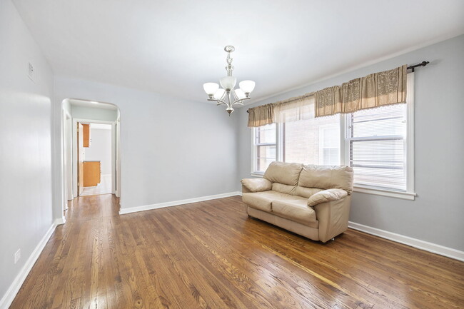 Foto del edificio - 5429 N Kimball Ave