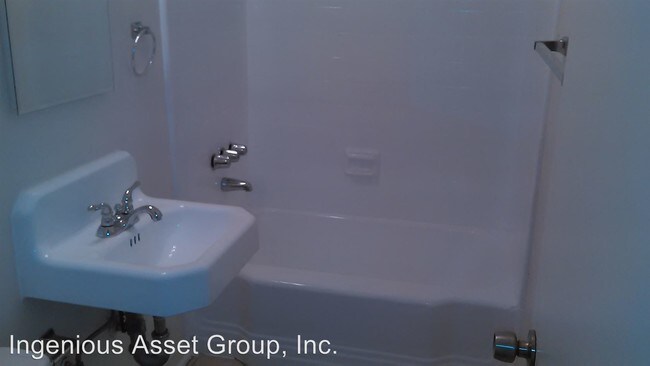 Building Photo - 3721 Huntington Dr