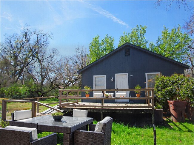 Foto del edificio - Charming 3-Bedroom Home in Bonham, TX – Only $1,399/month!