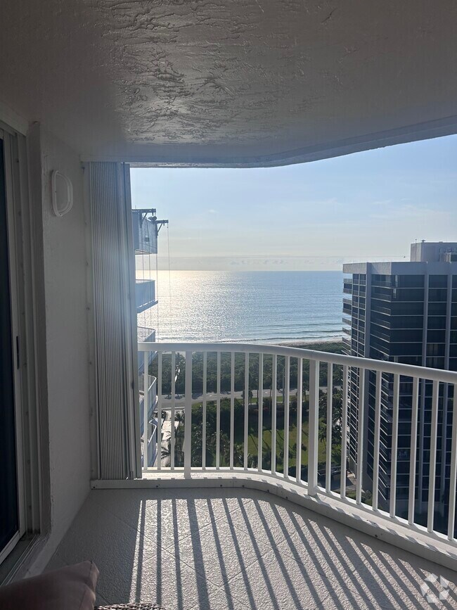 Building Photo - 5049 N Highway A1A
