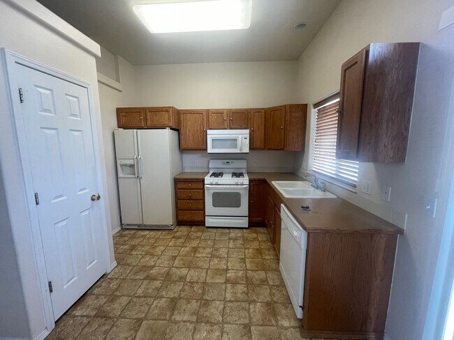 Foto del edificio - Sunshine Meadow 3 Bed/2 Bath Rancher