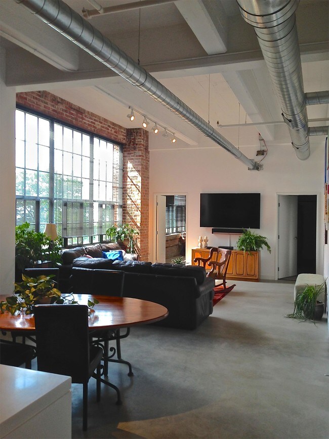 Foto del edificio - 1200 W 76th St